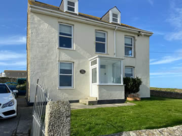 Self catering holidays at Tregundy Farmhouse Perranporth